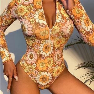 70s style bathing suit 🩱